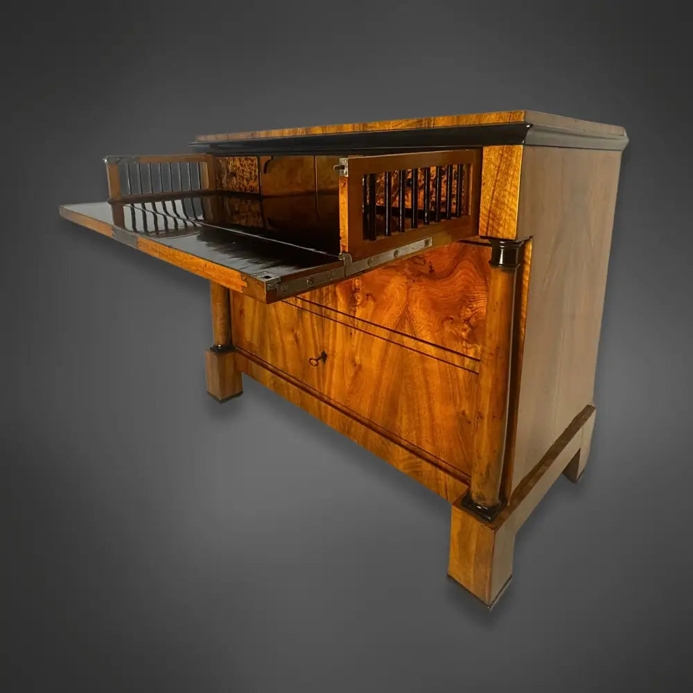Biedermeier Schreibkommode Nussbaum – um 1820 - kommode