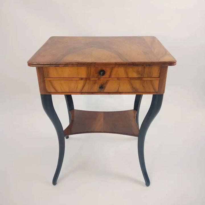 Biedermeier Beistelltisch um 1820 Nussbaum - Salontisch