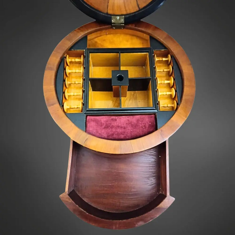 Seltener Biedermeier-Globustisch / Nähtisch