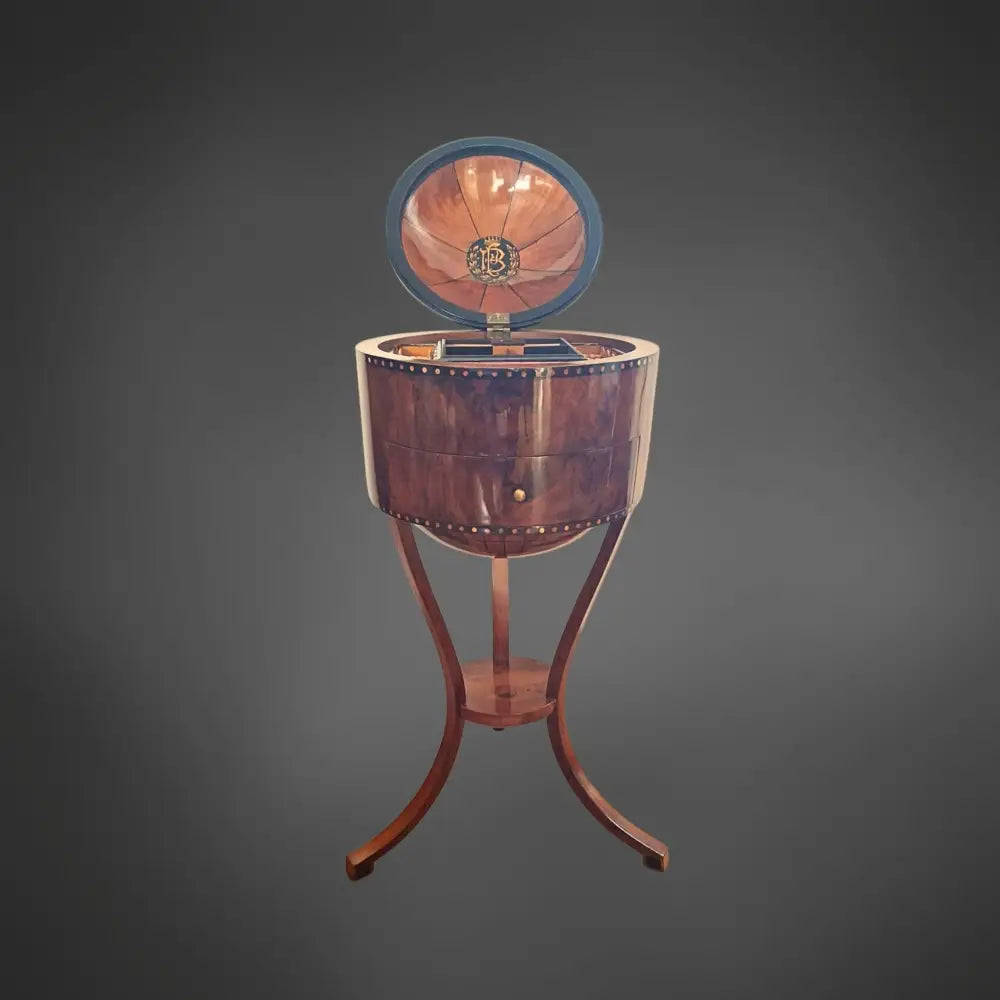 Seltener Biedermeier-Globustisch / Nähtisch