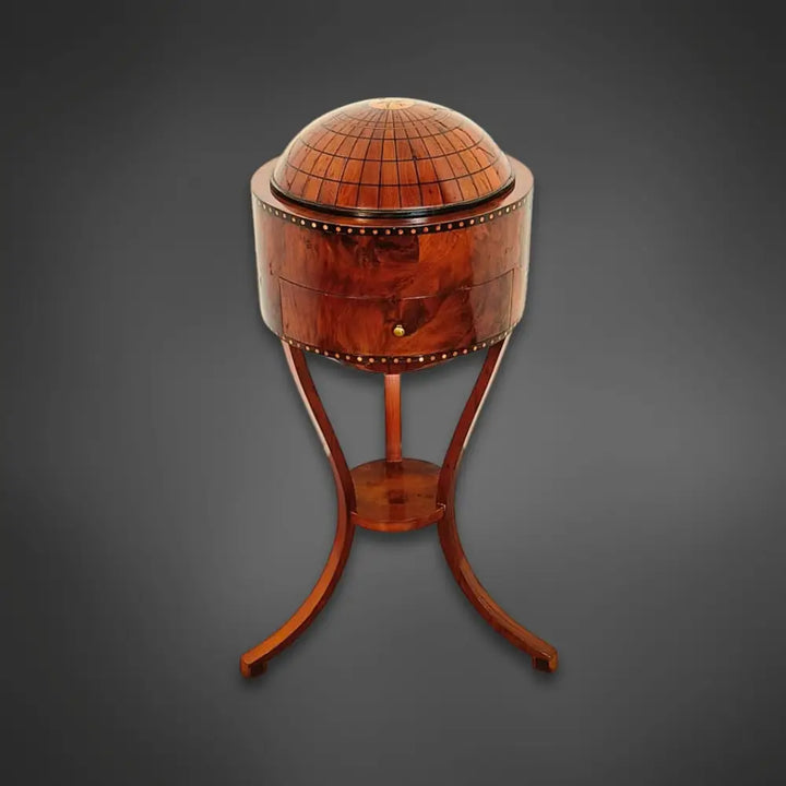 Seltener Biedermeier-Globustisch / Nähtisch