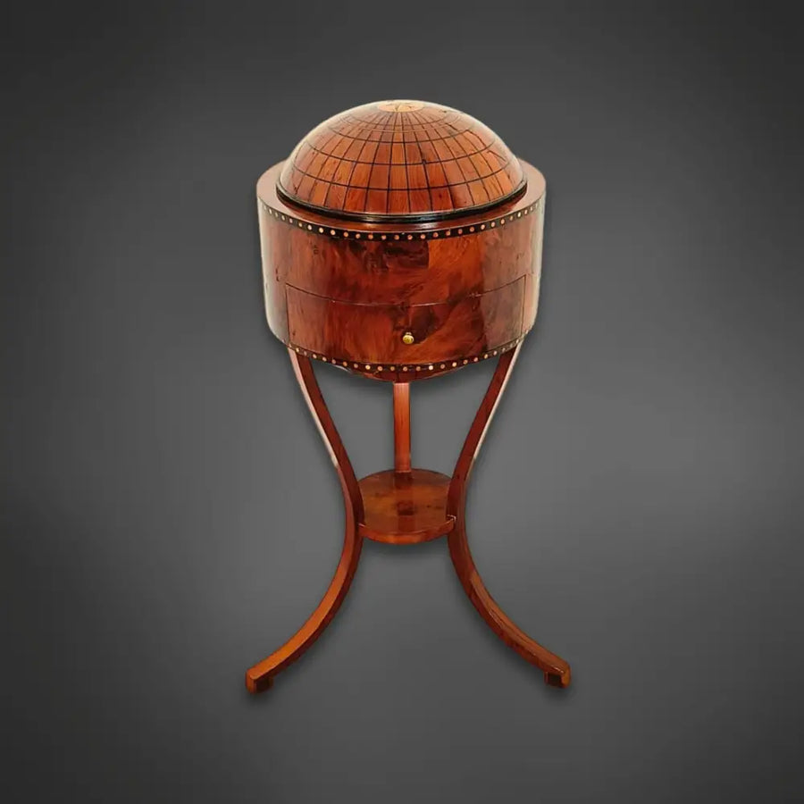 Seltener Biedermeier-Globustisch / Nähtisch