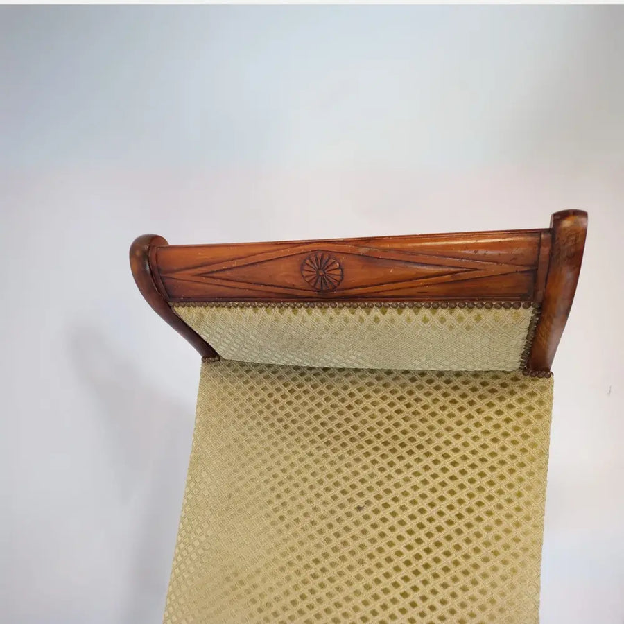 Chaiselongue Kirschbaum mit Schwanköpfen um 1880 - Möbel