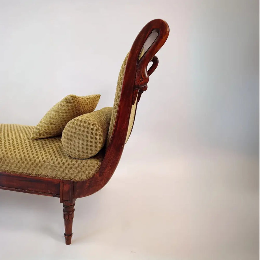 Chaiselongue Kirschbaum mit Schwanköpfen um 1880 - Möbel