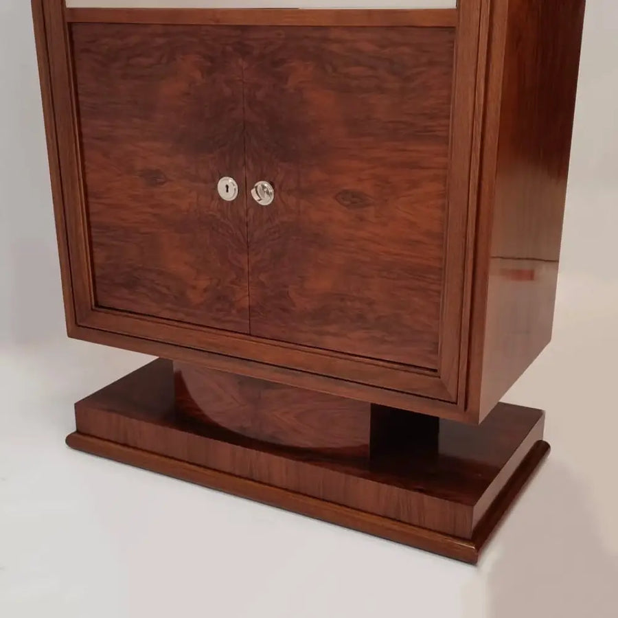 Vitrine Art Déco Nussbaum furniert um 1920 - Möbel