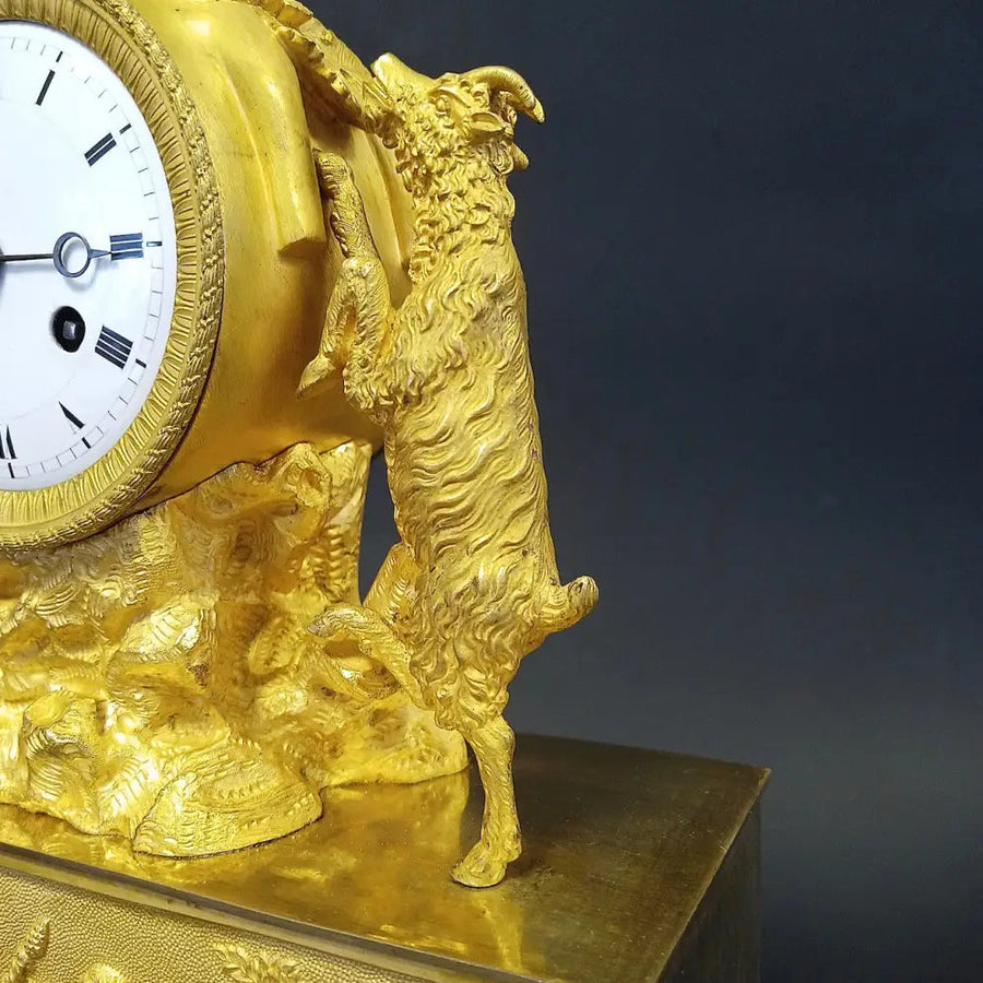Empire Pendule Junger Bacchus vergoldete Bronze - Uhr