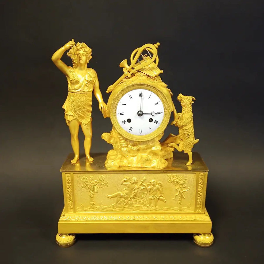 Empire Pendule Junger Bacchus vergoldete Bronze - Uhr
