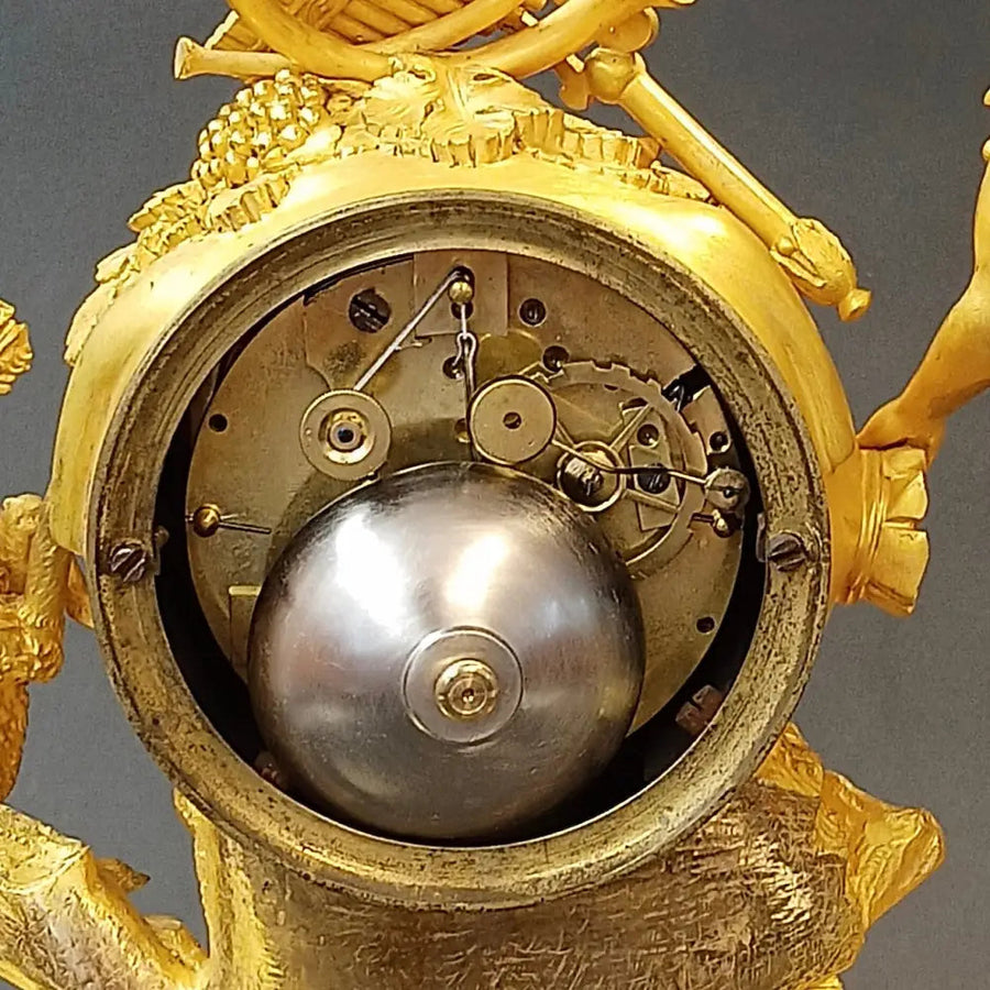 Empire Pendule Junger Bacchus vergoldete Bronze - Uhr