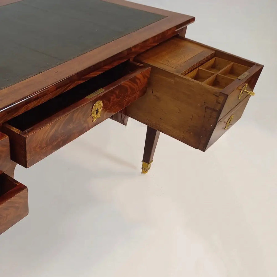 Empire Schreibtisch Mahagoni auf Eiche furniert um 1805