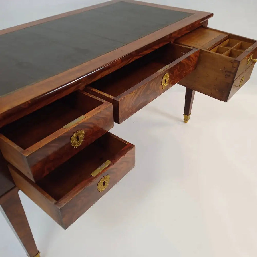Empire Schreibtisch Mahagoni auf Eiche furniert um 1805
