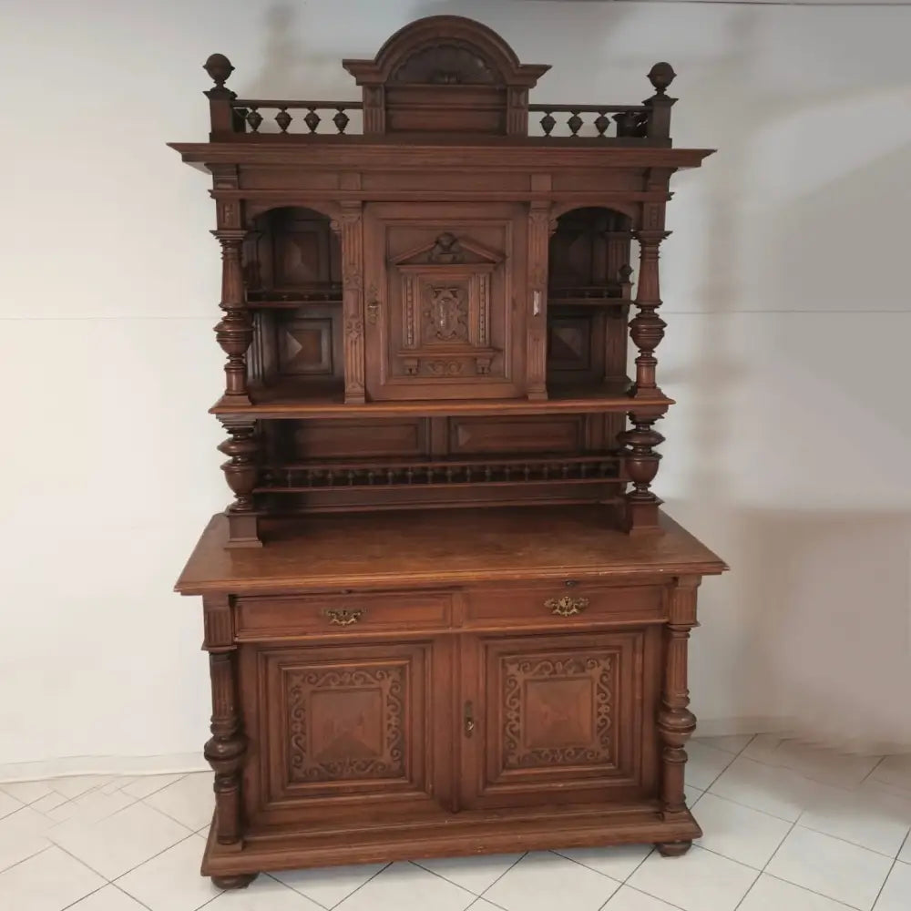 Gründerzeit Anrichte aus massiver Eiche um 1880