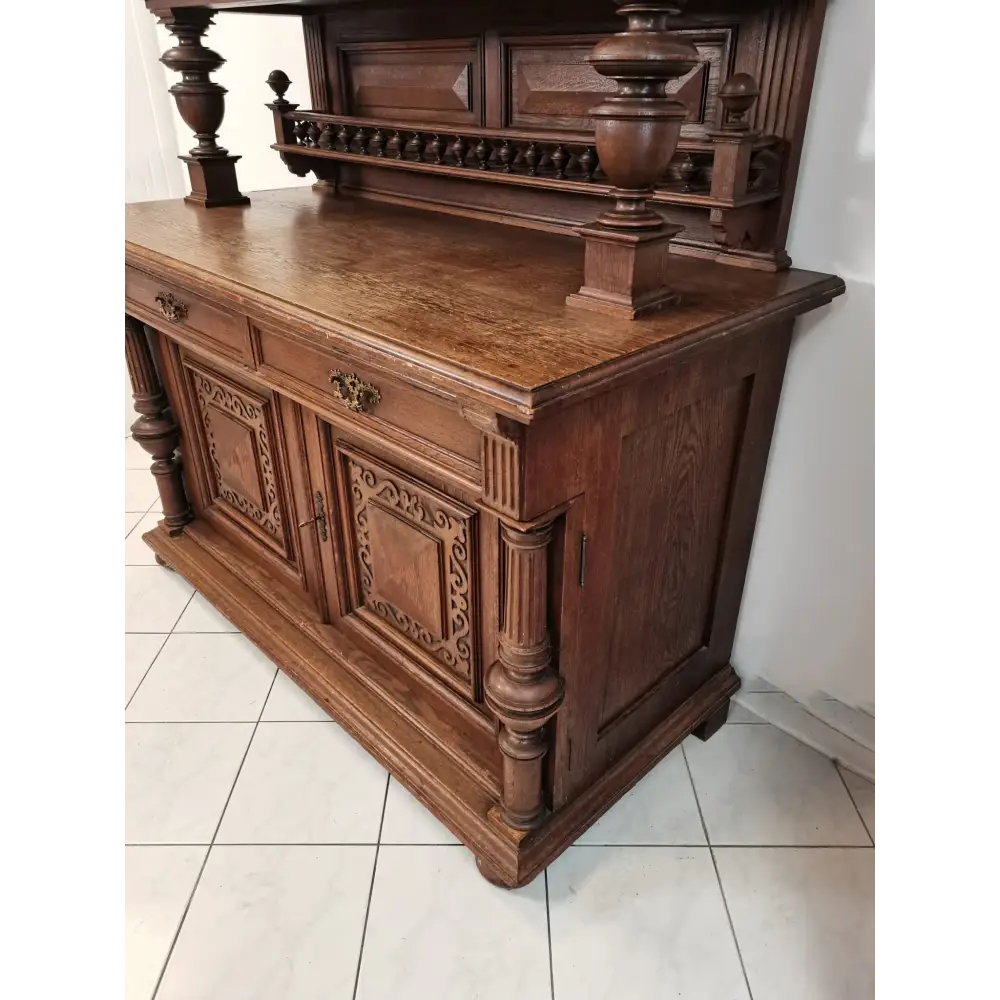 Gründerzeit Anrichte aus massiver Eiche um 1880