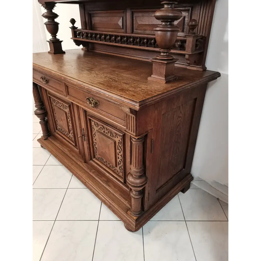 Gründerzeit Anrichte aus massiver Eiche um 1880
