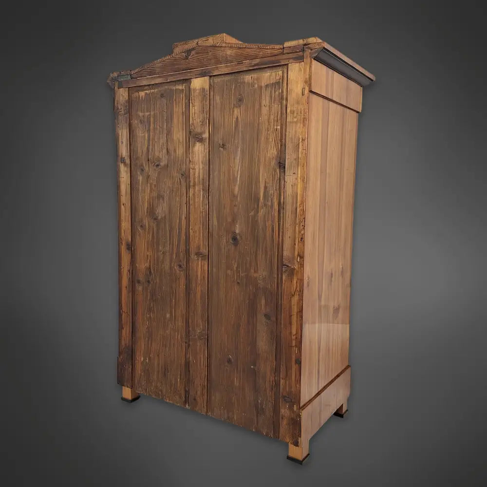 Biedermeier-Sekretär mit Spitzgiebel kirschbaumfurniert