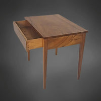 Rechteckiger Biedermeier-Tisch Nussbaum massiv um 1820/25