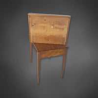 Rechteckiger Biedermeier-Tisch Nussbaum massiv um 1820/25