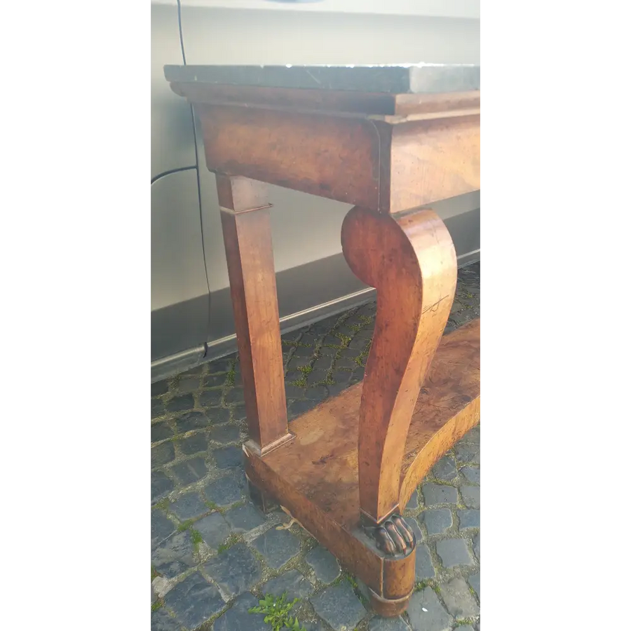 Konsole mit Löwentatzen in Nussbaum um 1810 - Möbel