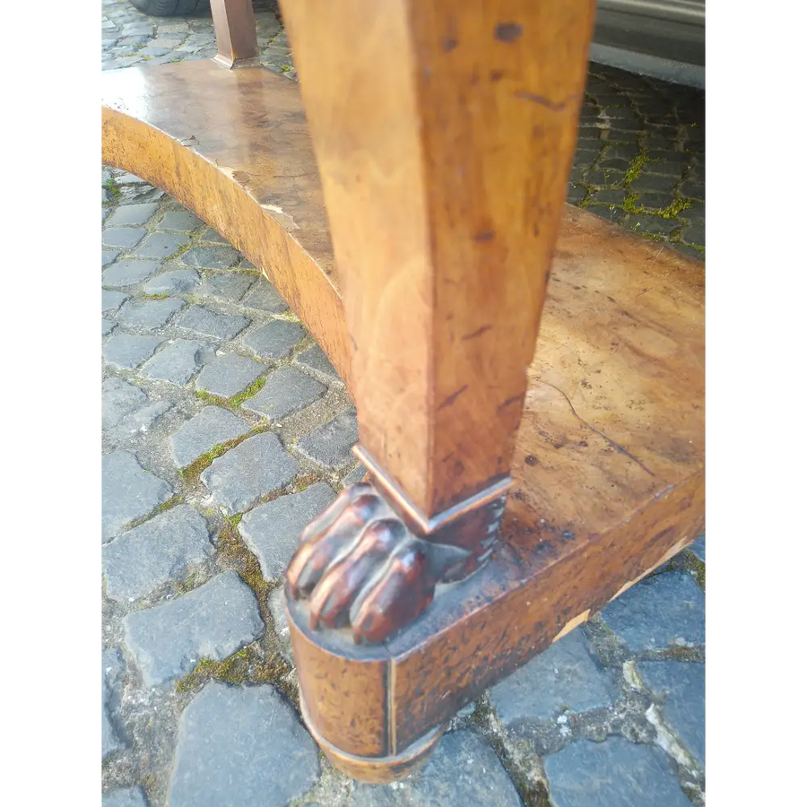 Konsole mit Löwentatzen in Nussbaum um 1810 - Möbel