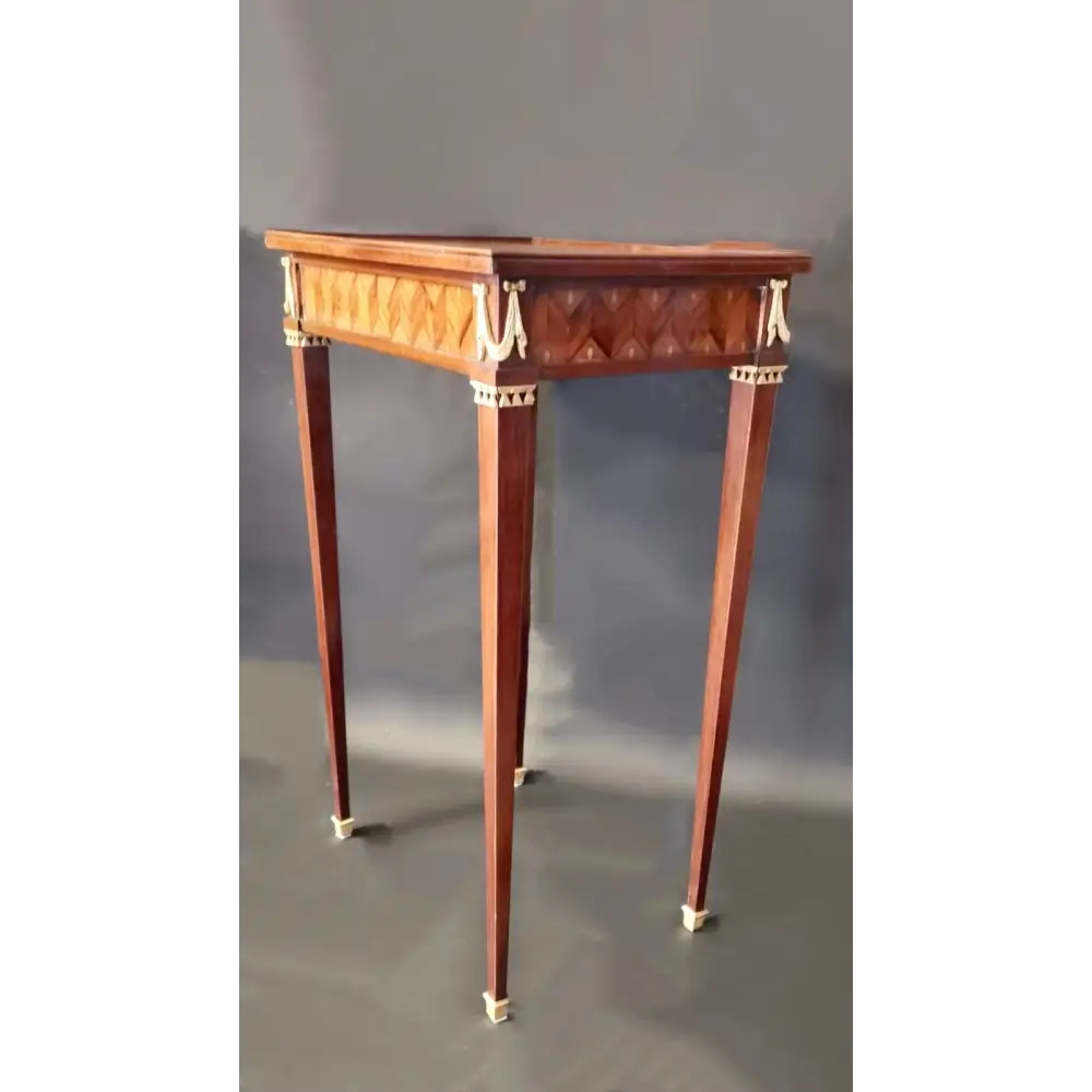 Beistelltisch im Stil Louis XVI Frankreich um 1860
