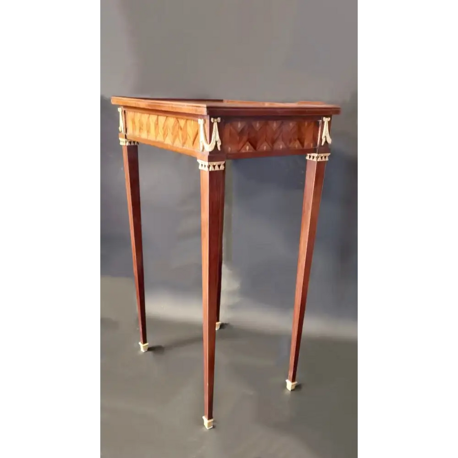 Beistelltisch im Stil Louis XVI Frankreich um 1860