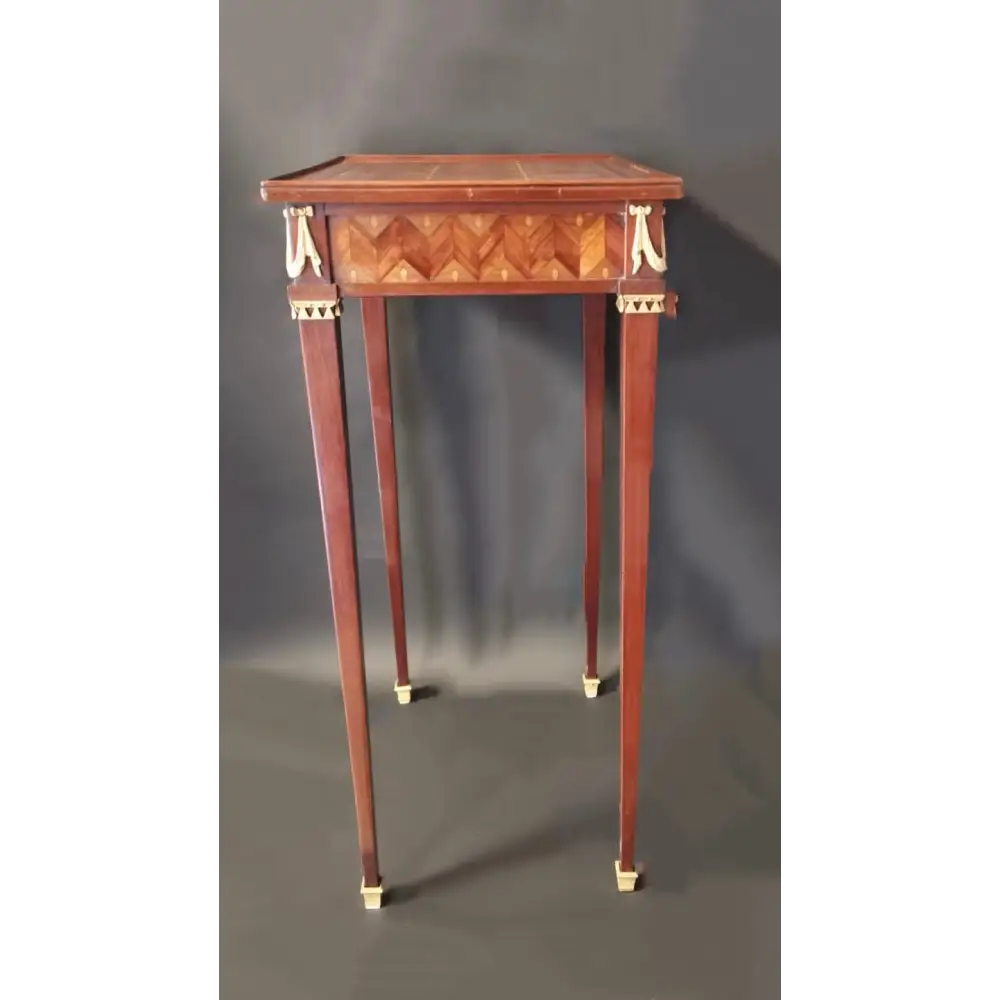 Beistelltisch im Stil Louis XVI Frankreich um 1860