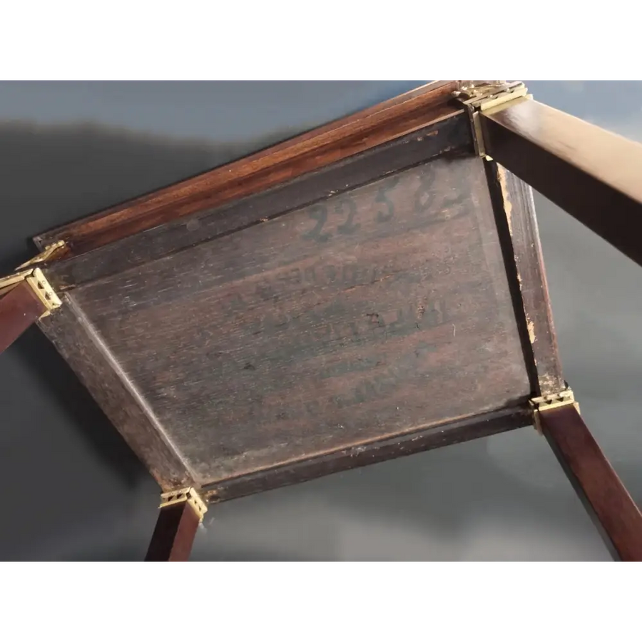 Beistelltisch im Stil Louis XVI Frankreich um 1860