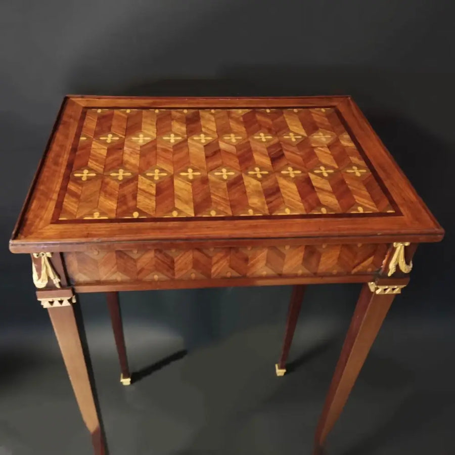 Beistelltisch im Stil Louis XVI Frankreich um 1860
