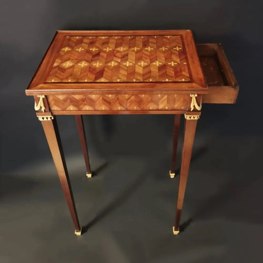 Beistelltisch im Stil Louis XVI Frankreich um 1860