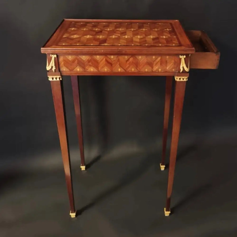 Beistelltisch im Stil Louis XVI Frankreich um 1860
