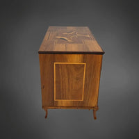 Miniatur-Kommode Nussbaum furniert Deutschland um 1815