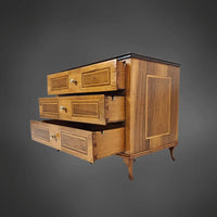 Miniatur-Kommode Nussbaum furniert Deutschland um 1815