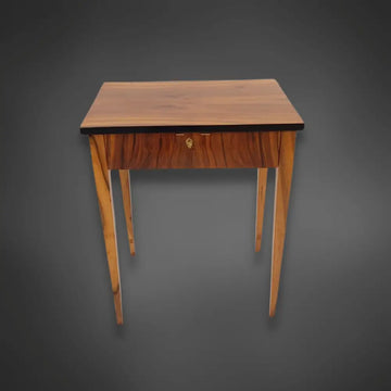 Biedermeier Salontisch von 1820 Nussbaum - Salontisch