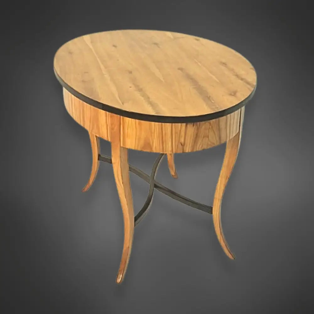 Ovaler Biedermeier-Beistelltisch Kirschbaumfurniert 1825