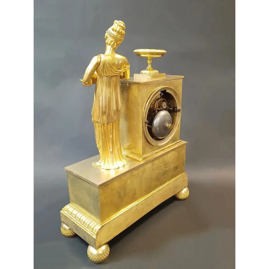 Empire Pendule stillende Mutter mit Kind Frankreich um 1810