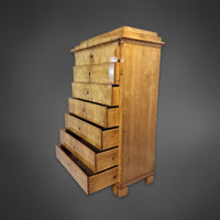 Biedermeier Pfeiler-Kommode mit Spitzgiebel Ahorn furniert