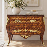 Louis-XV-Kommode mit Würfelmarketerie, Frankreich, 2. Hälfte 18. Jahrhundert