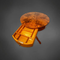 Seltener Biedermeier Nussbaum Beistelltisch mit Schwänen