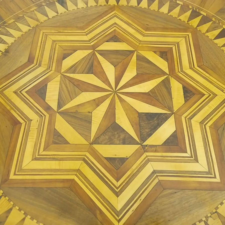 Sorrentiner Intarsientisch Mitte 19. Jahrhundert –