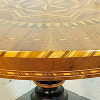 Sorrentiner Intarsientisch Mitte 19. Jahrhundert –