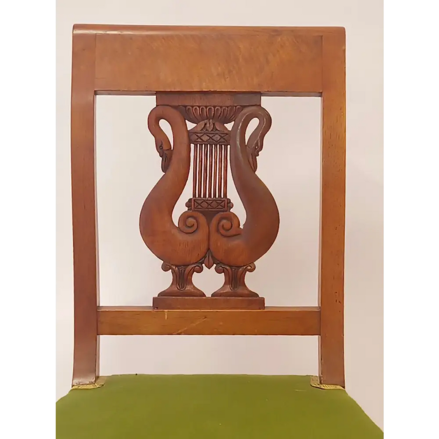 4 Nussbaum Stühle mit Schwäne um 1830 Frankreich / Empire -