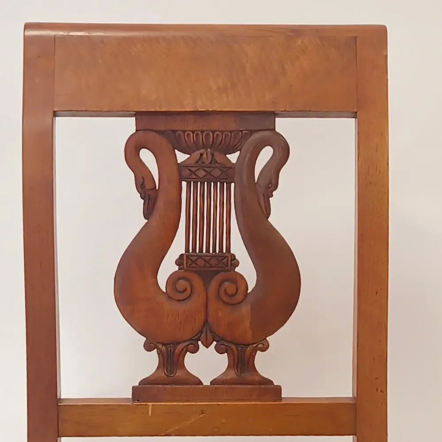 4 Nussbaum Stühle mit Schwäne um 1830 Frankreich / Empire -