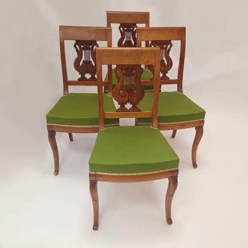 4 Nussbaum Stühle mit Schwäne um 1830 Frankreich / Empire -