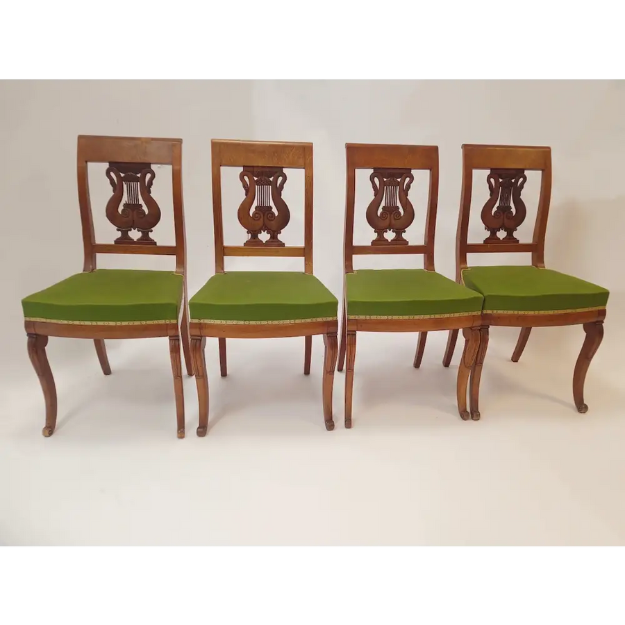 4 Nussbaum Stühle mit Schwäne um 1830 Frankreich / Empire -