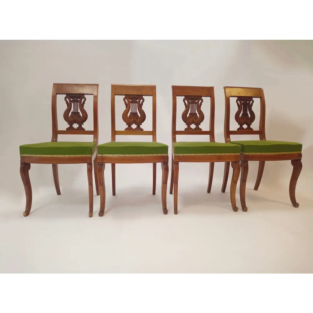 4 Nussbaum Stühle mit Schwäne um 1830 Frankreich / Empire -