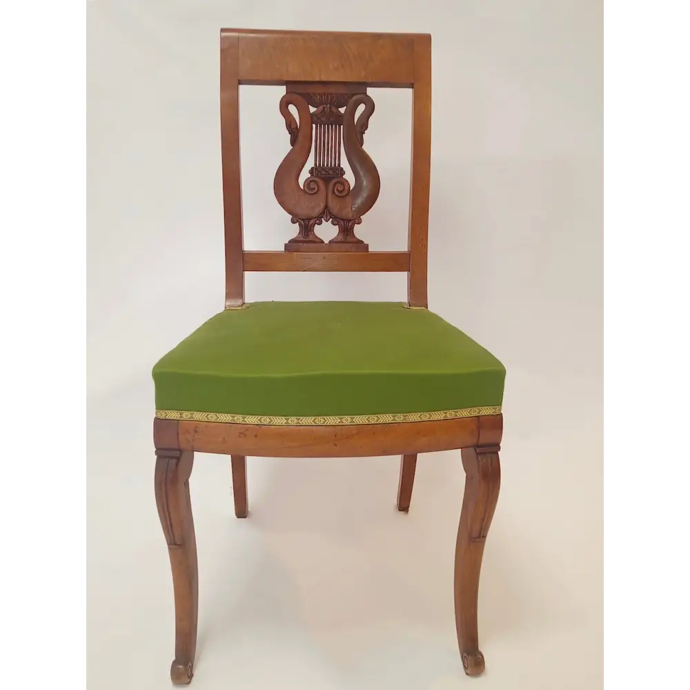 4 Nussbaum Stühle mit Schwäne um 1830 Frankreich / Empire -