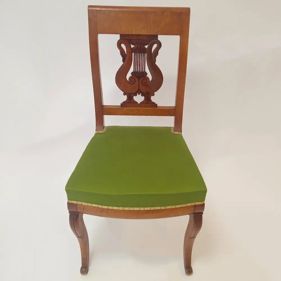 4 Nussbaum Stühle mit Schwäne um 1830 Frankreich / Empire -