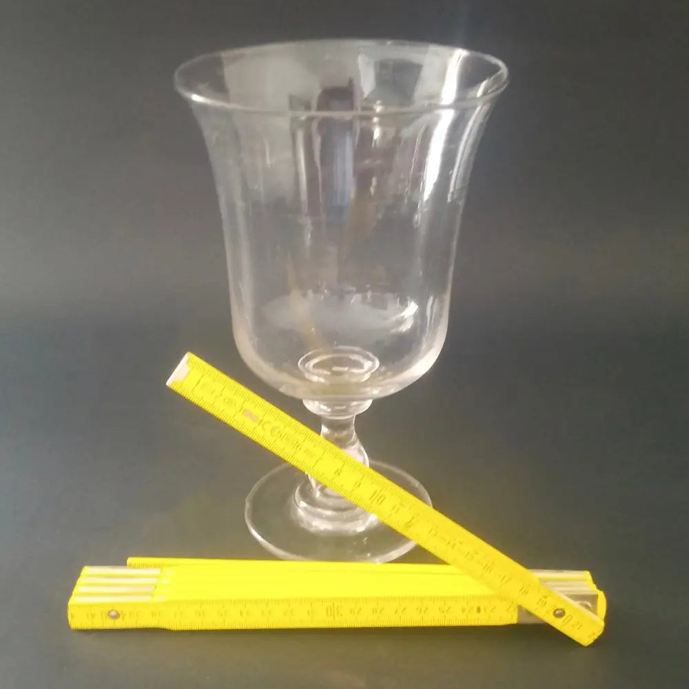 Antikes sehr großes Mundgeblasenes Rotweinglas 1000ml -