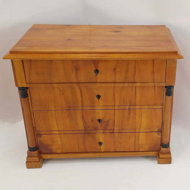Biedermeier Kommode aus Kirschbaum um 1825 - Möbel