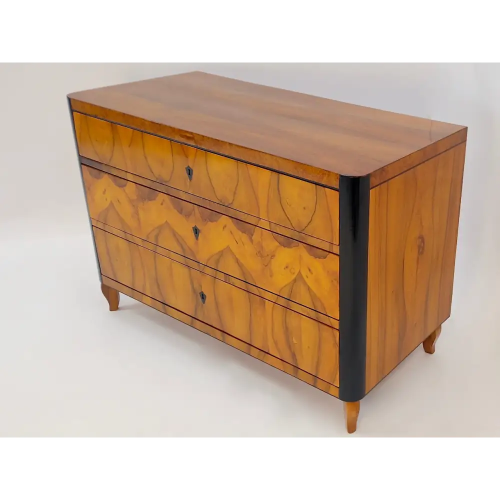 Biedermeier Kommode mit gespiegeltem Furnierbild - Möbel