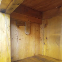 Biedermeier Nussbaum Schrank mit bombierten Türen - Möbel